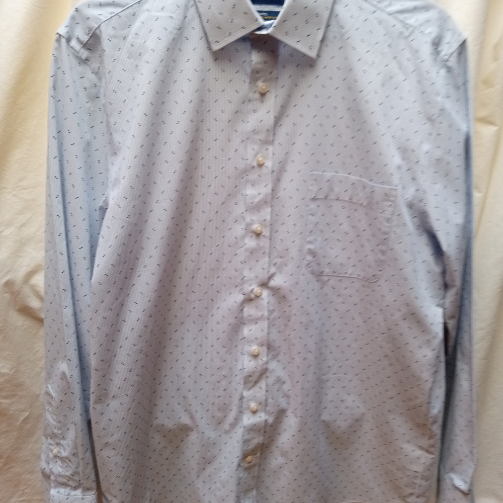 Stafford Men's Light Blue Geometric Button Down Shirt